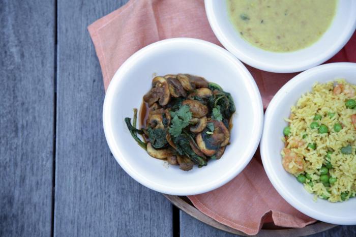 Mushroom-and-spinach-bhaji